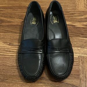 👞 SAS Women's Elegant Black Leather Loafers Size 9M 👞
